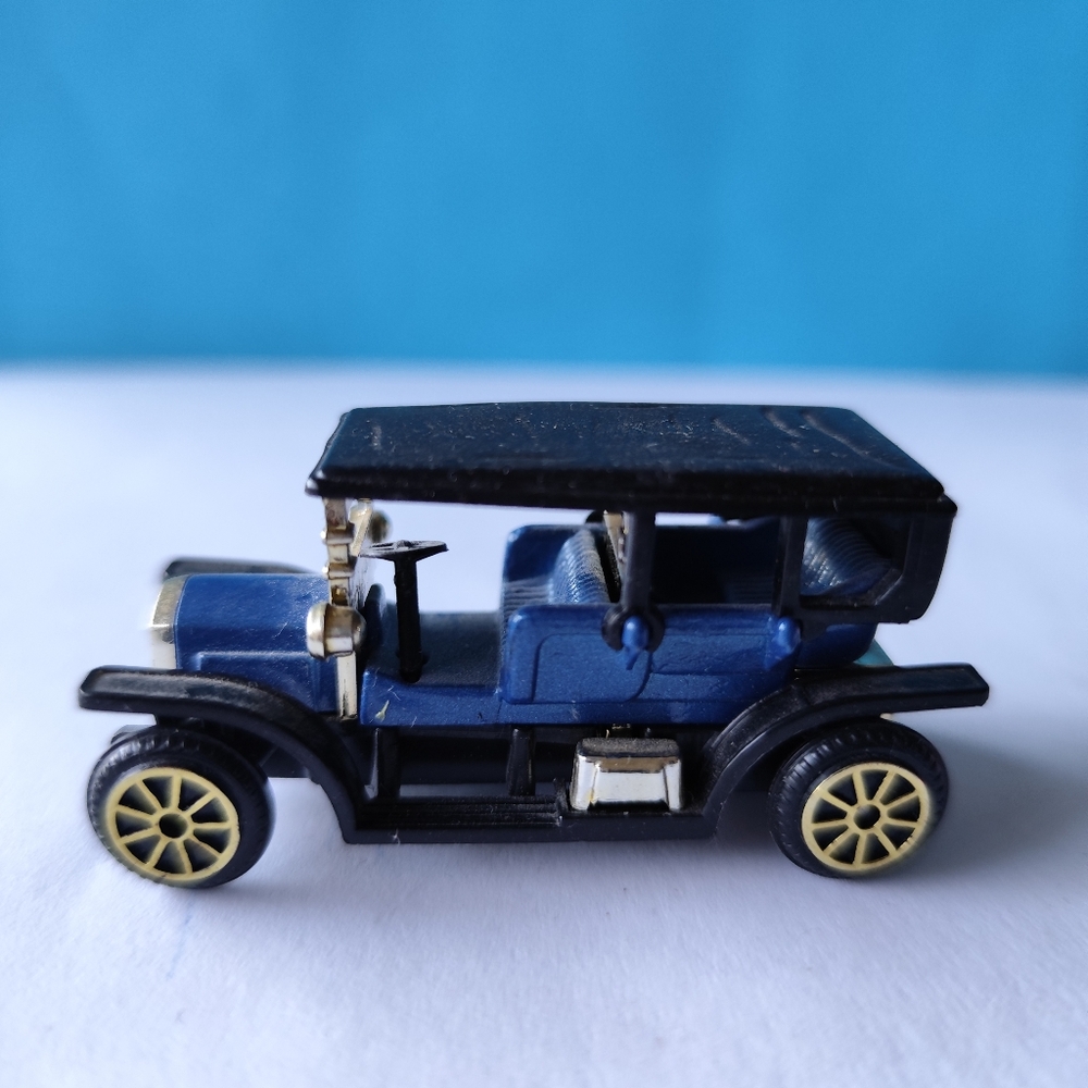 Vintage Reader's Digest High Speed Corgi Brougham Royal Blue Black Gold No. 214